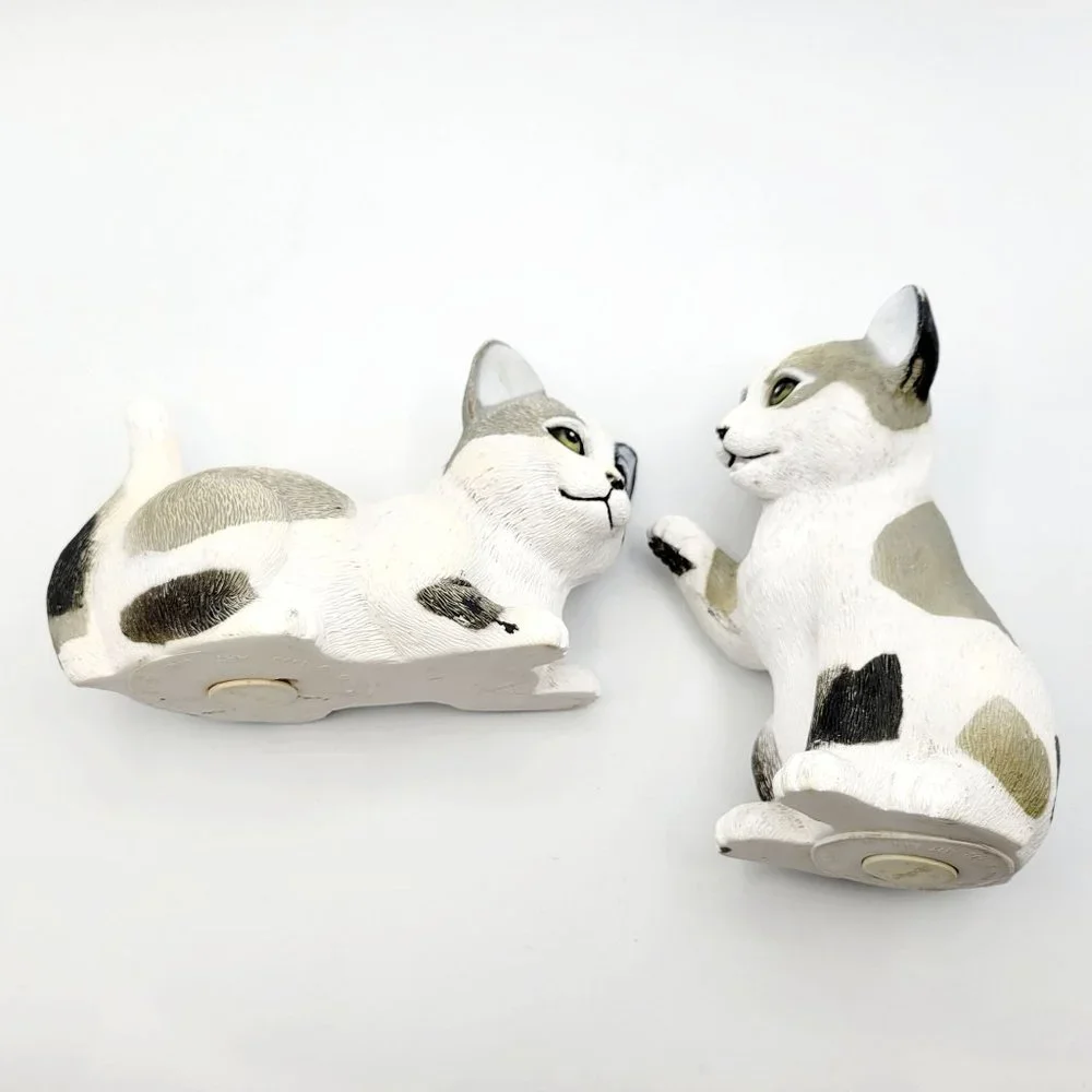 Cat Figurines Vintage Kitschy Art Line Black and White Knuck Knacks Lot Of 2 90s